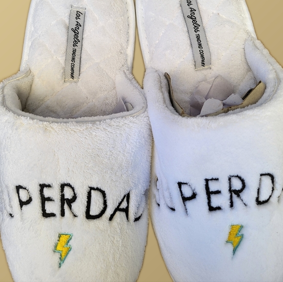 Men's soft, cozy, comfy slippers embroidered with "SUPERDAD" . - Picture 3 of 4